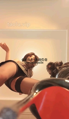 禾he:双女主高跟黑丝裸足红绿灯